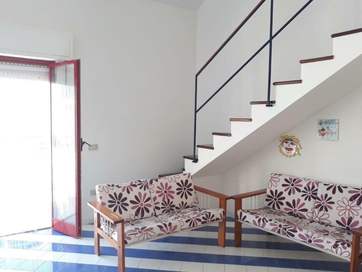 アルカモ・マリーナ Casa Azzurraヴィラ エクステリア 写真